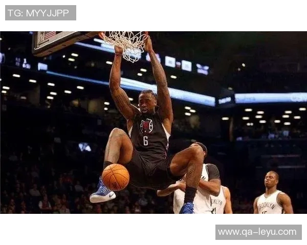 小乔丹内线强势补篮得手并成功加罚展现绝佳状态 小乔丹内线强势补篮得手并成功加罚展现绝佳状态