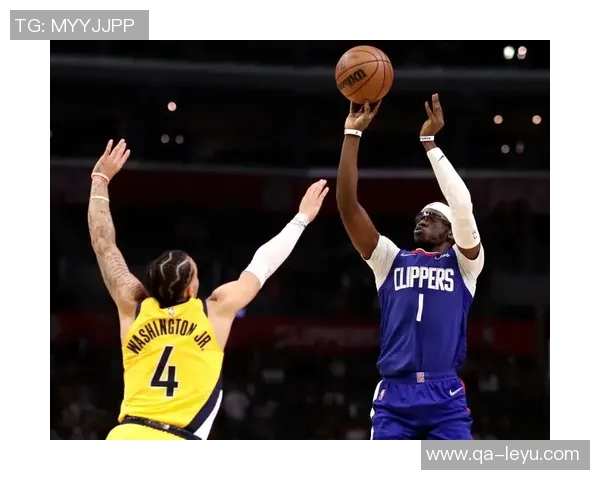 克莱状态回暖三分球表现出色11投5中贡献14分1篮板