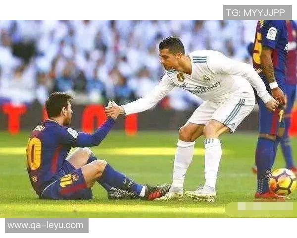 梅西助攻佩德里内切破门精彩瞬间左脚低射精准入网