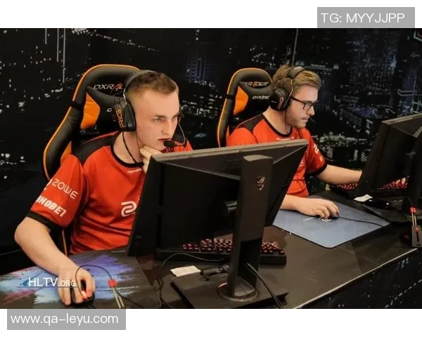 老队友重聚德米凯利斯与马斯切拉诺在迈阿密国际温情合影